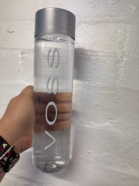 Voss Still / 850ml