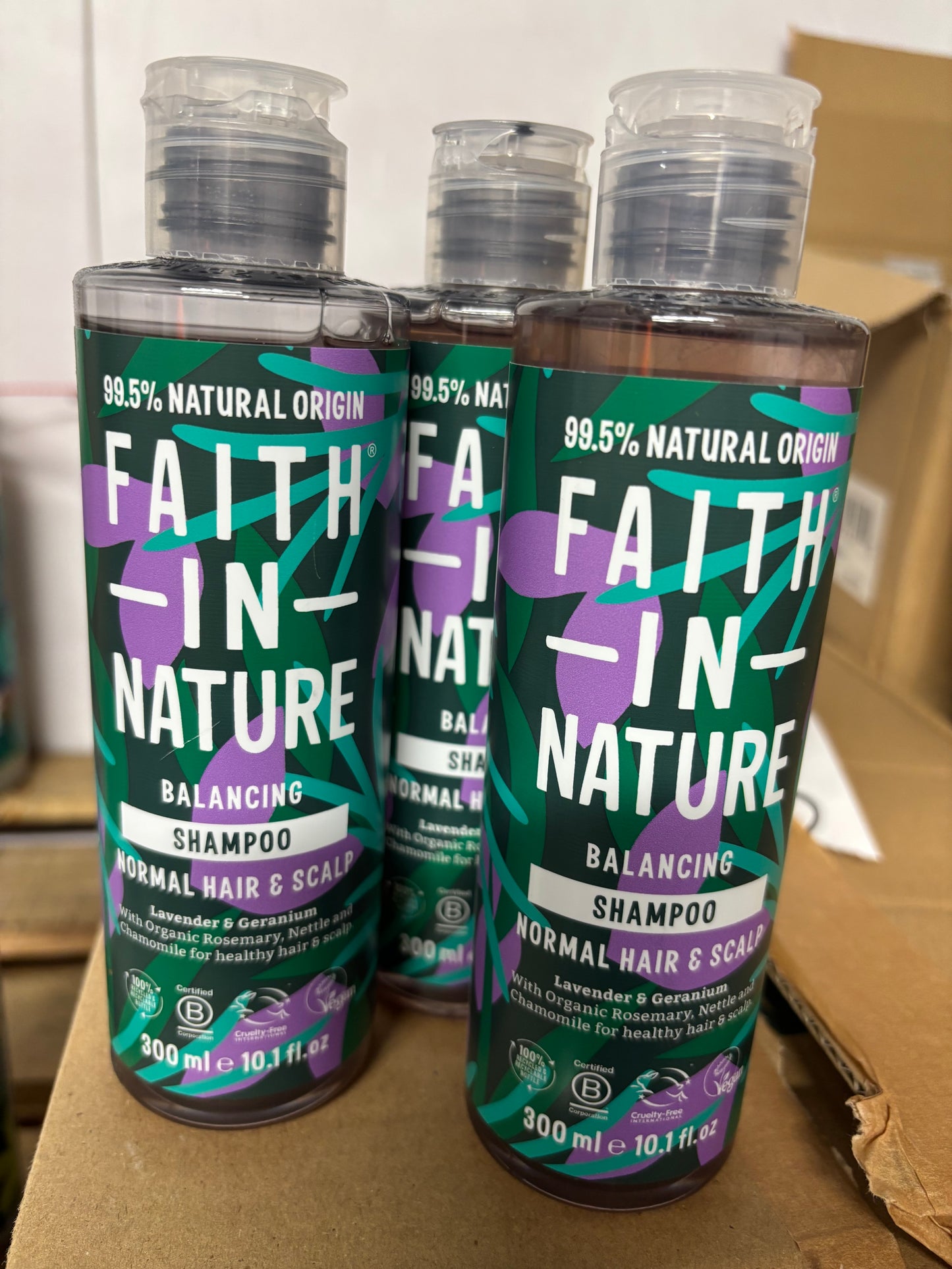 300ml Lavender & Geranium Balancing Shampoo / Faith in Nature