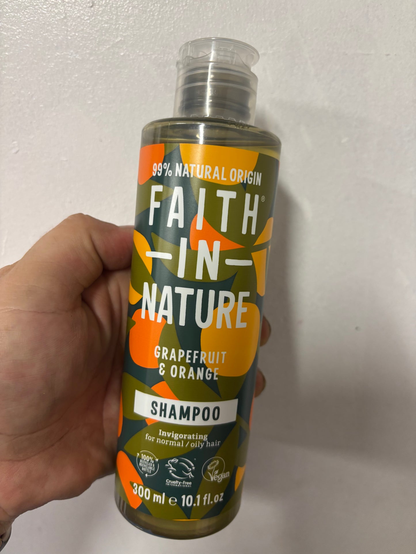 300ml Grapefruit & Orange Invigorating Shampoo / Faith in Nature