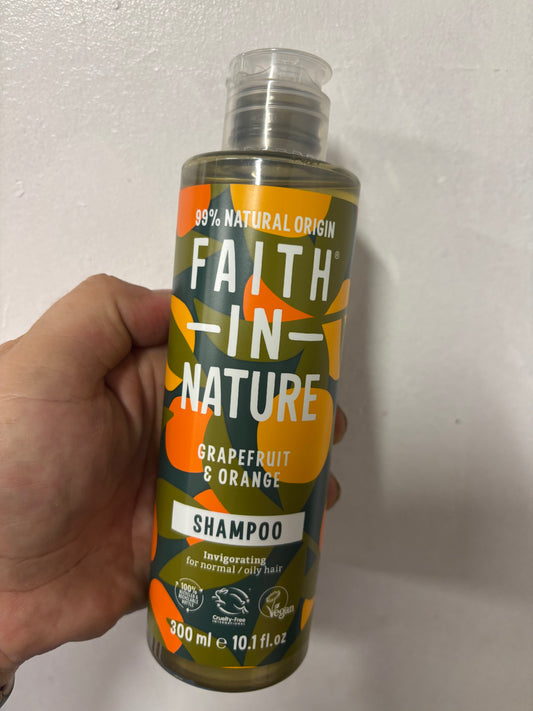 300ml Grapefruit & Orange Invigorating Shampoo / Faith in Nature