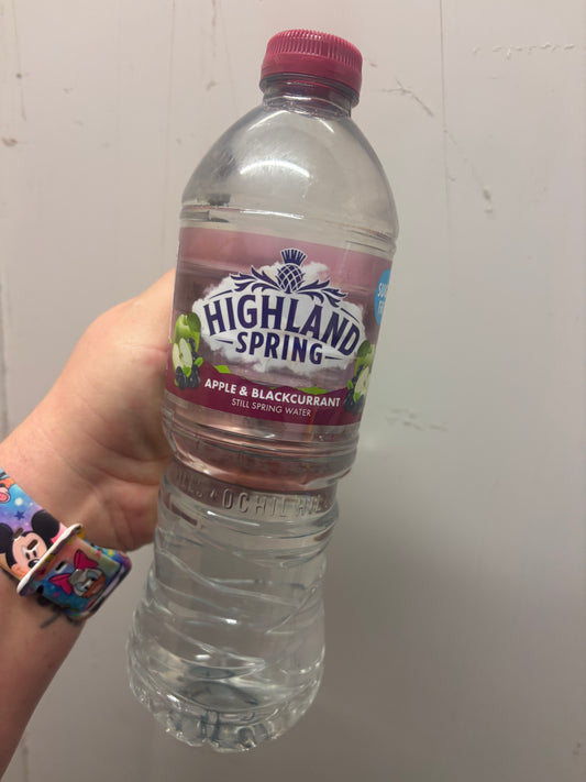 Highland Spring Spring Water / Apple & Blackcurrant / 500ml