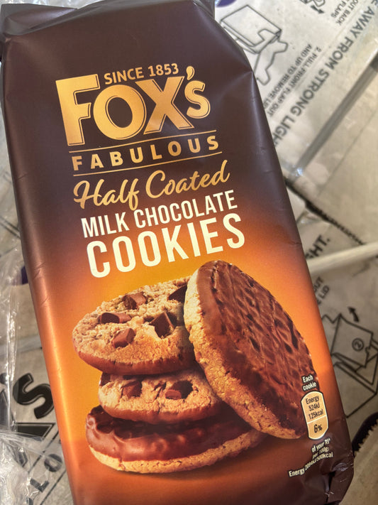 FOX’S Half Coated Milk Chocolate Chunky Cookies / 175g