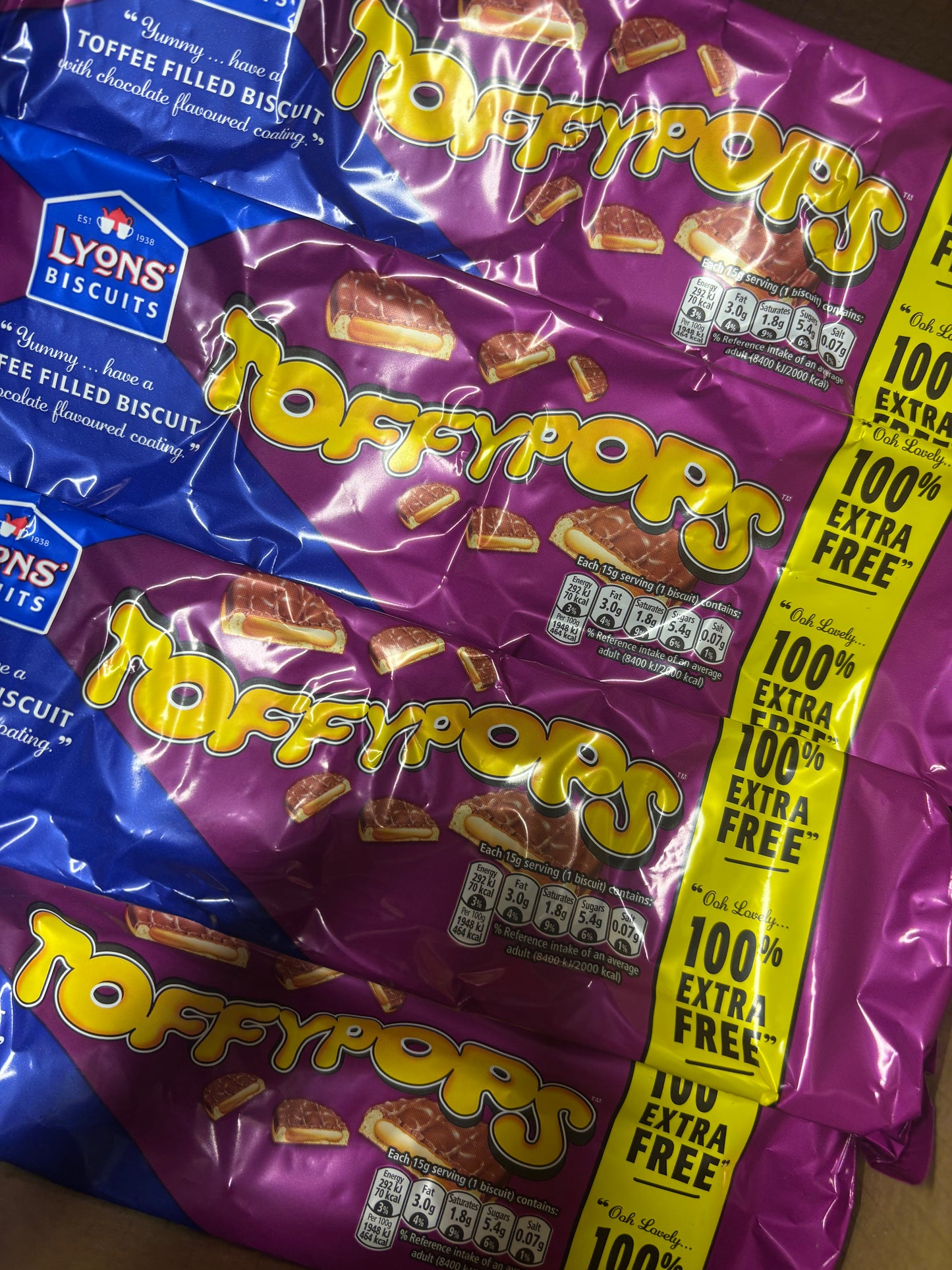 LYONS Toffypops 16’s / 240g